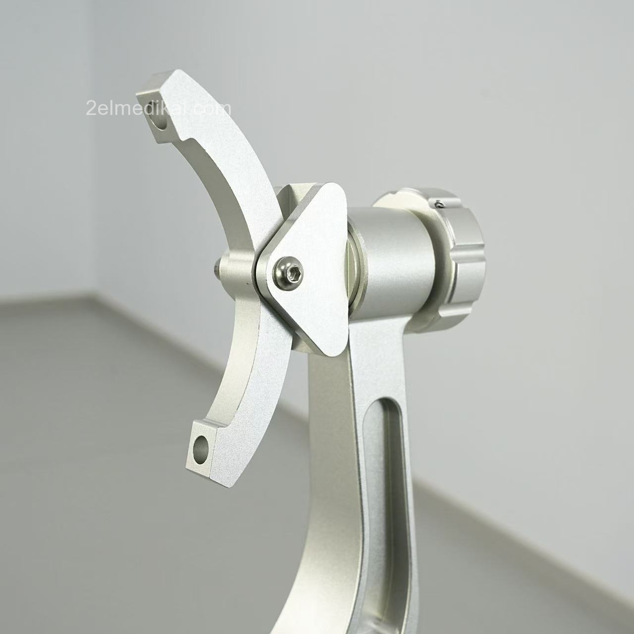 Neuron attachment for operating table