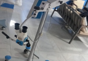 Moller Wedel Hagh Straight Universal 300 cerrahi mikroskop